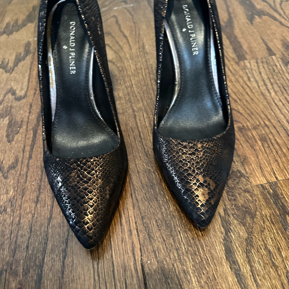 Donald J. Pliner Black and Bronze Leather Snakeskin Women's Heels